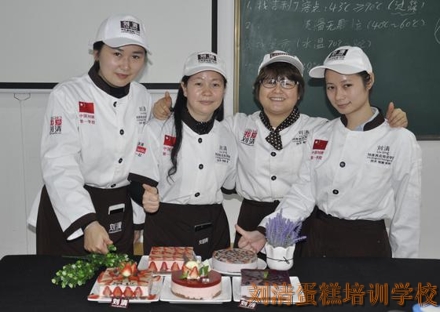 想要你的蛋糕店稳赚不赔，警惕这5大陷阱【西点培训学校】