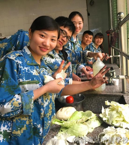 【2017新生特训营】西点培训学校学西点，精彩人生从此刻出发！