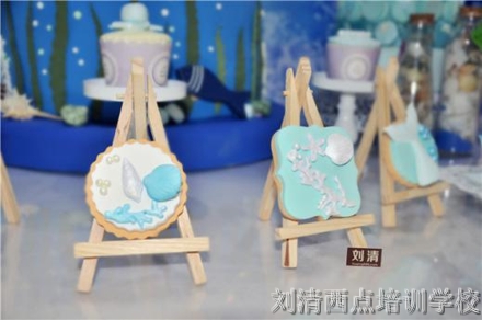 刘清蛋糕西点培训学校学子又一新推力作翻糖甜品台