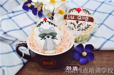 这个西点培训学校的炒鸡萌的饼干您肯定没见过！