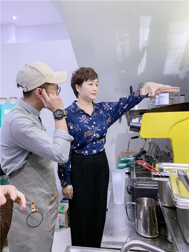 刘清学校学员曾同学成功开店案例饮品店