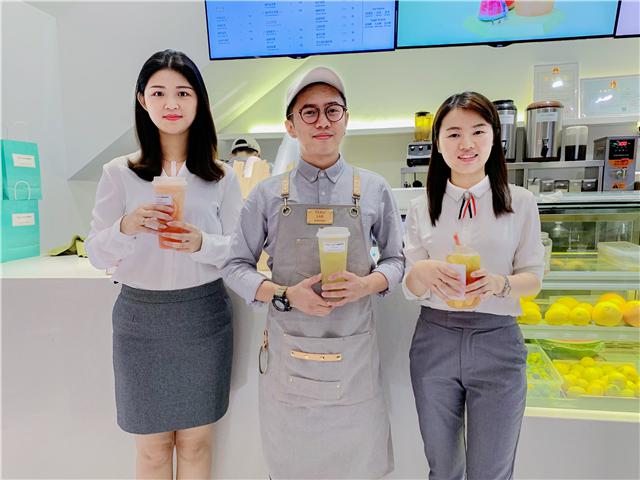 刘清学校学员曾同学成功开店案例饮品店